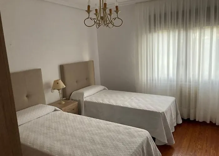 Prázdninový dům 3 En Casa, Amplio Jardin Liano