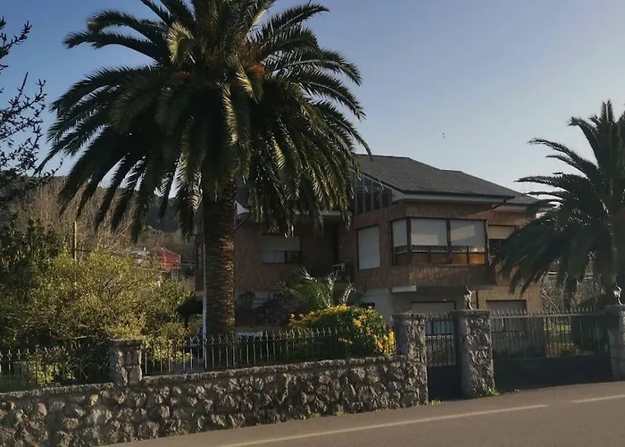 3 En Casa, Amplio Jardin Prázdninový dům Liano